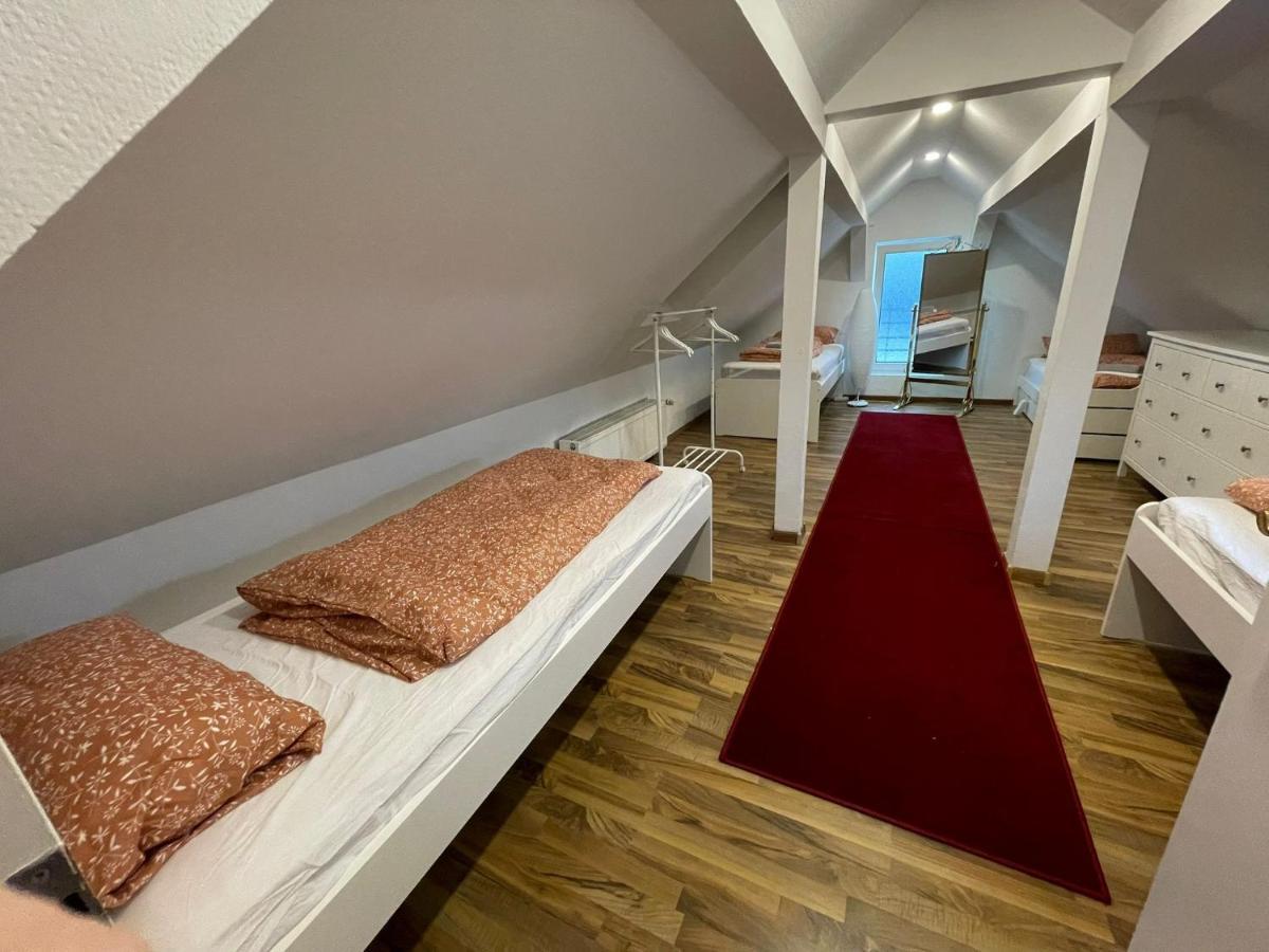 120Qm - 5 Rooms - 2 Bathrooms - Kitchen- Free Parking - Fast Wifi - Yiha Apartment Hannover Dış mekan fotoğraf